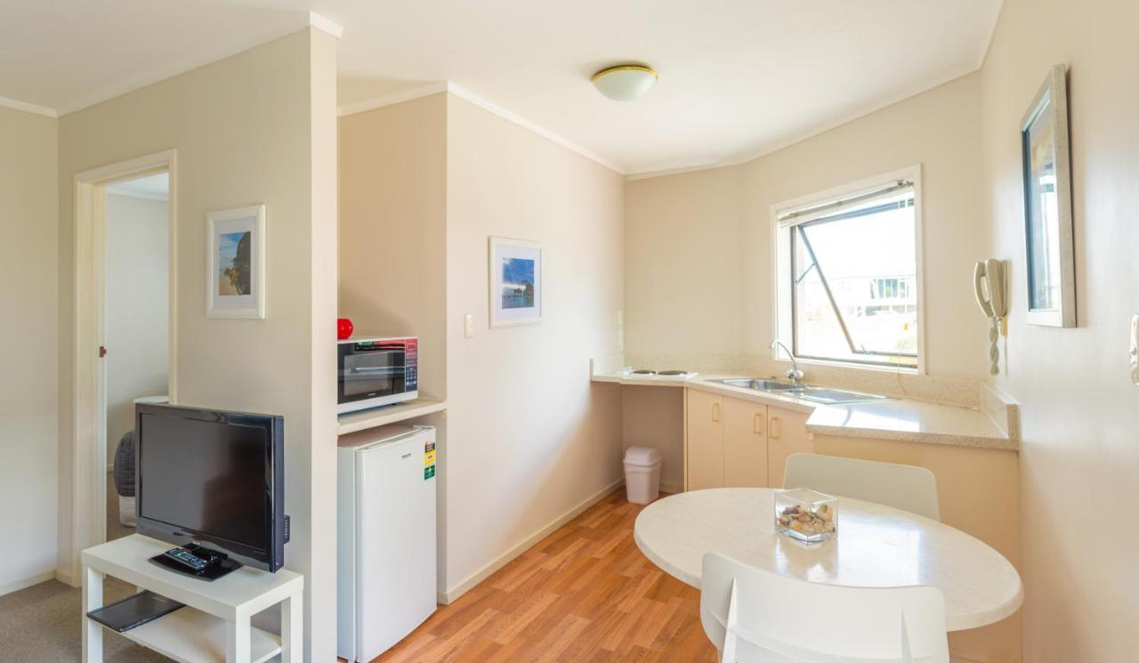 Snells Beach Motel Екстериор снимка