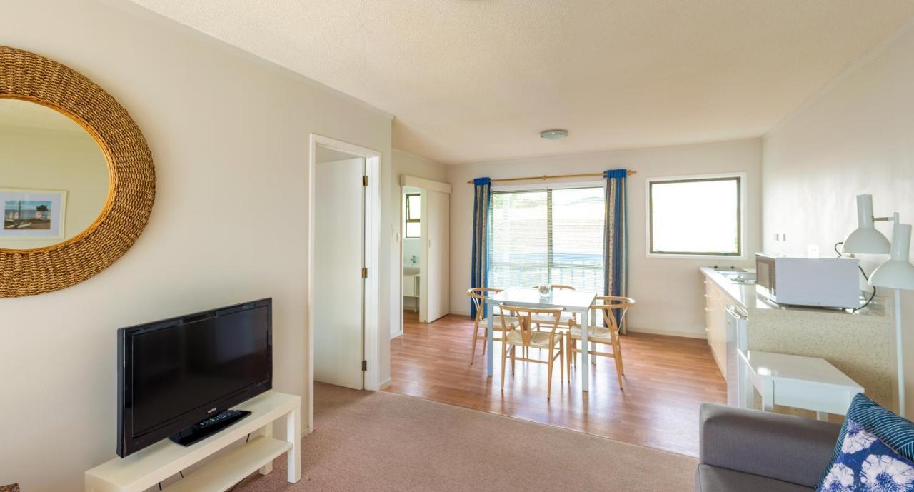 Snells Beach Motel Екстериор снимка
