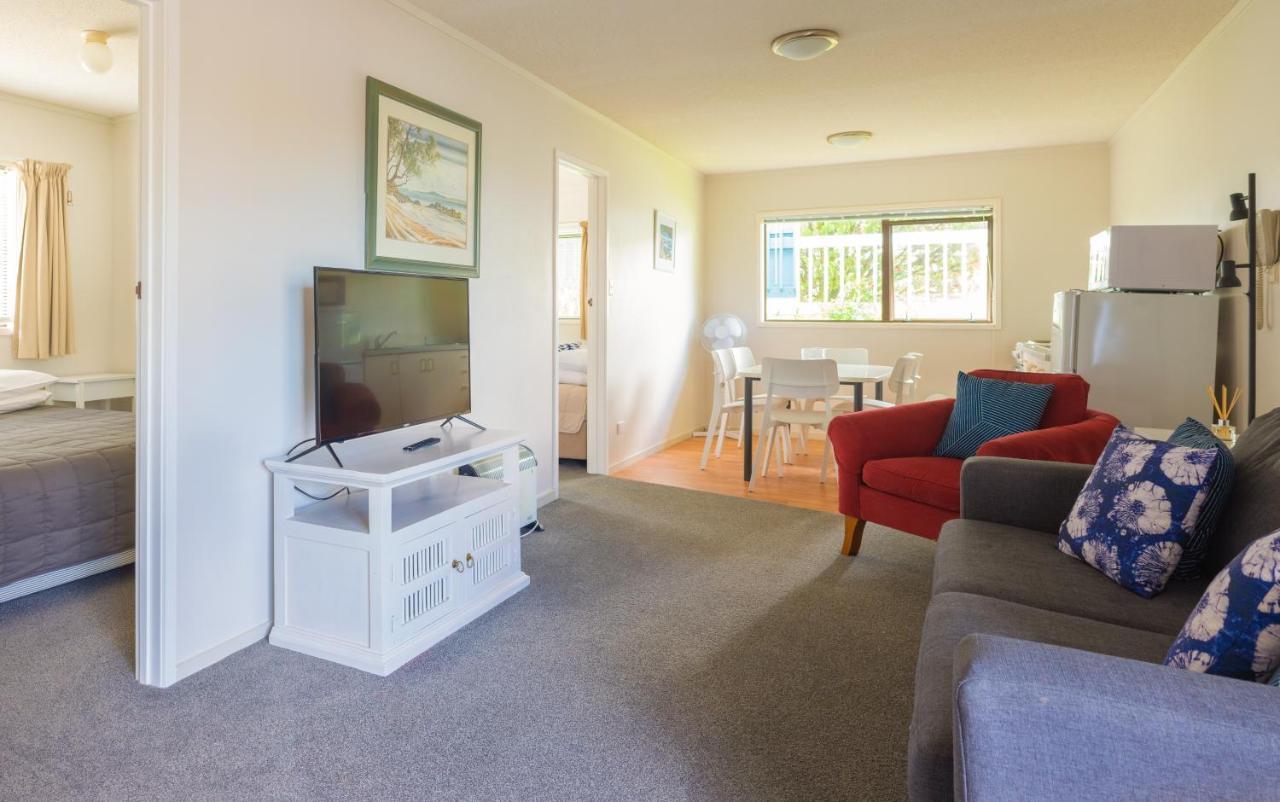 Snells Beach Motel Екстериор снимка