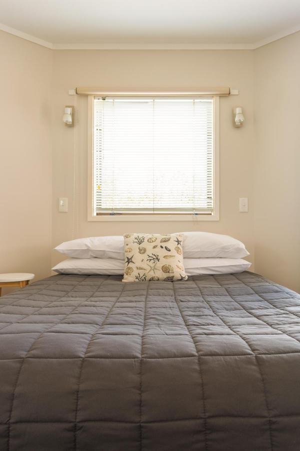 Snells Beach Motel Екстериор снимка