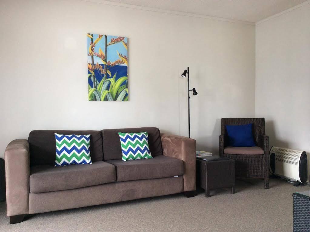 Snells Beach Motel Екстериор снимка